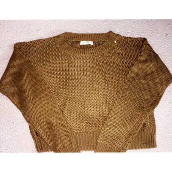 💕MAKE AN OFFER! CROPPED MUSTARD SWEATER😍💕 - Picture 2 of 4